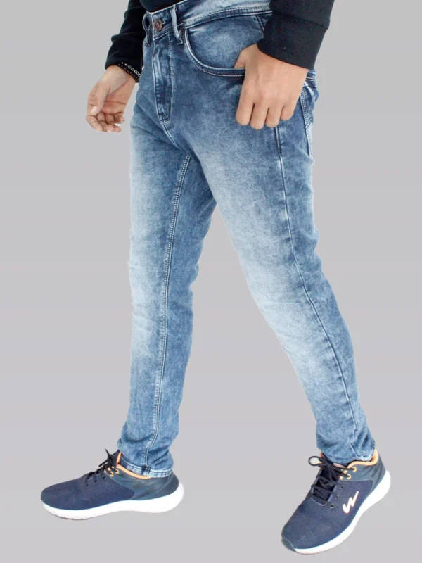 Men's Slim Fit Mid Rise Blue Shaded Jeans.